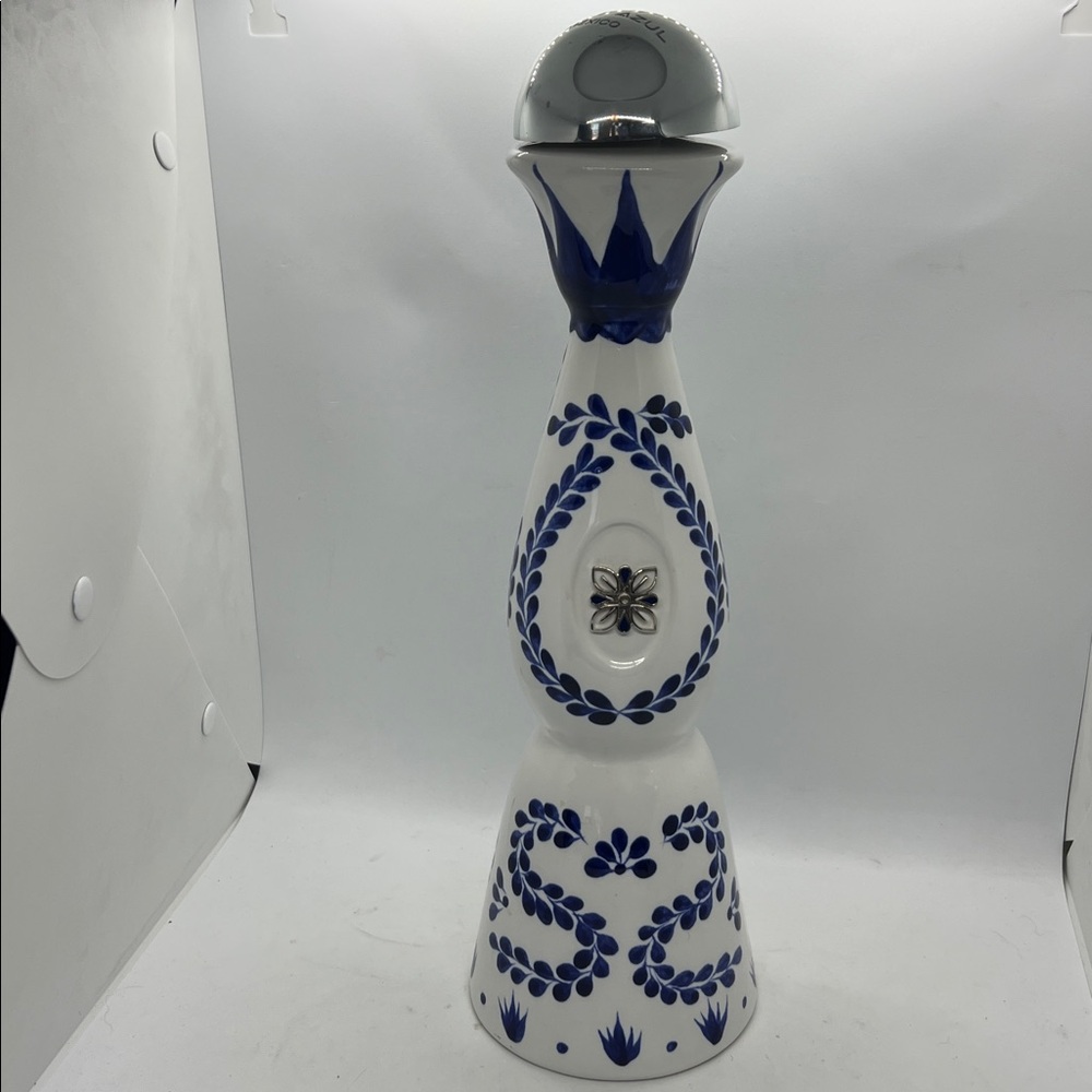 Clase Azul Hand Painted Talavera Mexican Pottery 750ml Empty Tequila Bottle